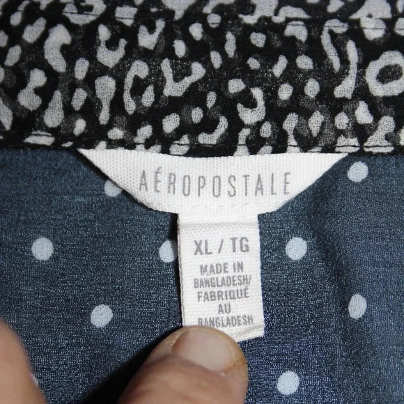 Aeropostale Sleeveless Black and White Animal Print Button Up Front Shirt XL - Picture 7 of 13